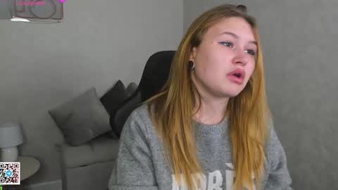 christine_wallker online show from 10-20-25, 01:50