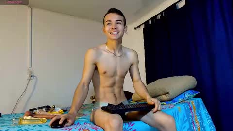 Snapshot of christopher__vans chatting on 03-18-26, 11:02 CHRISTOPHER online show from 03-18-26, 11:02