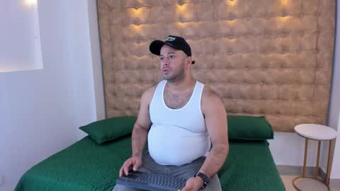 Snapshot of christopher_cruz_ chatting on 11-23-25, 08:30 christopher_cruz_ online show from 11-23-25, 08:30