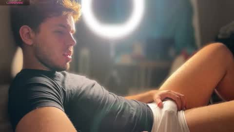 Snapshot of christophertan chatting on 09-30-25, 10:09 Christopher online show from 09-30-25, 10:09