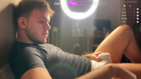 Snapshot of christophertan chatting on 12-21-25, 09:33 Christopher online show from 12-21-25, 09:33