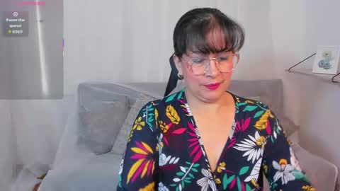 Snapshot of christy_ant chatting on 01-08-26, 05:04 Christy online show from 01-08-26, 05:04