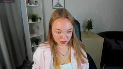 Snapshot of christy_little chatting on 12-28-24, 08:16 hristy3 online show from 12-28-24, 08:16