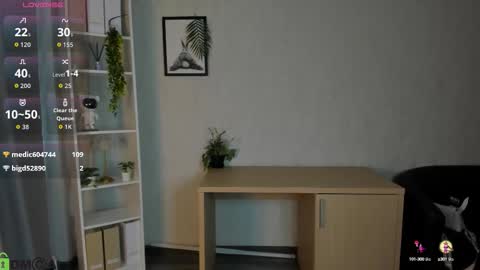 Snapshot of christy_little chatting on 09-11-25, 01:06 hristy3 online show from 09-11-25, 01:06
