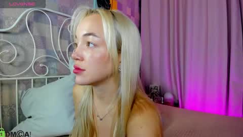 Snapshot of christy_little chatting on 09-24-25, 11:41 hristy3 online show from 09-24-25, 11:41