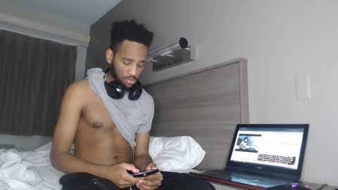 ChrisVacherx online show from 02-12-25, 04:33