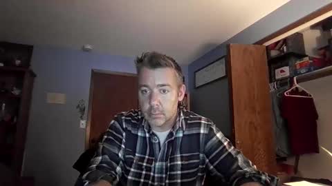 chrisw8121 online show from 12-17-25, 10:27