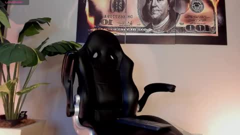 Snapshot of chrizmacgregor chatting on 04-24-26, 01:08 chrizmacgregor online show from 04-24-26, 01:08