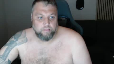 Snapshot of chrizz80 chatting on 06-14-26, 10:23 Chrizz online show from 06-14-26, 10:23