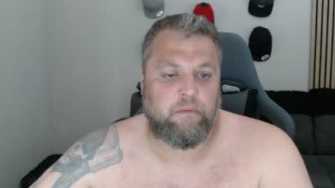 Snapshot of chrizz80 chatting on 06-25-26, 05:39 Chrizz online show from 06-25-26, 05:39