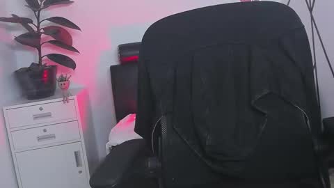 chrristopher77 online show from 11-12-25, 05:52