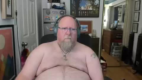 Chubby online show from 10-11-25, 01:49