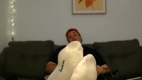 ChubbyGayManBigFeet online show from 05-27-26, 02:03