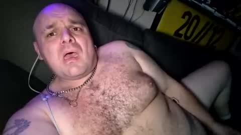 Snapshot of chubbyman44 chatting on 06-10-26, 02:45 chubbyman44 online show from 06-10-26, 02:45