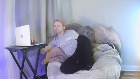 Snapshot of chubschadwell chatting on 11-27-25, 01:24 ChubsChadwell online show from 11-27-25, 01:24