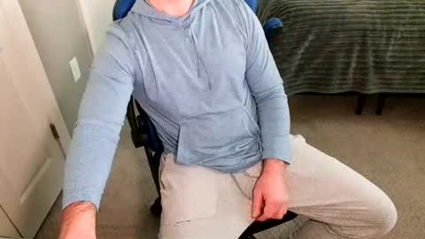 Snapshot of chuck0781 chatting on 11-23-25, 05:35 chuck online show from 11-23-25, 05:35