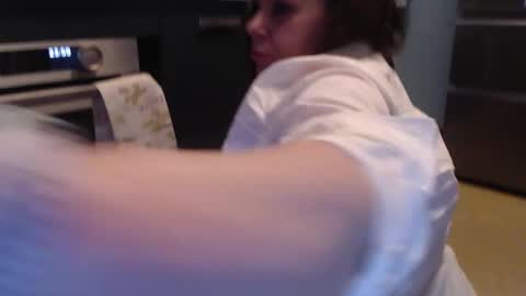 Snapshot of chwerry_b0 chatting on 02-14-25, 10:58 Jessica online show from 02-14-25, 10:58