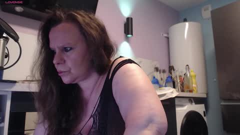 Snapshot of chwerry_b0 chatting on 09-21-25, 10:00 Jessica online show from 09-21-25, 10:00