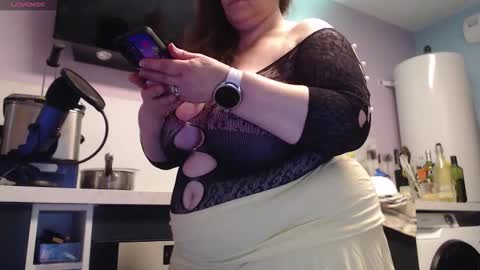 Snapshot of chwerry_b0 chatting on 09-29-25, 09:52 Jessica online show from 09-29-25, 09:52