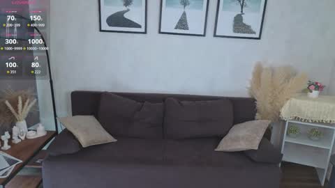 My name is Mia hello everyone online show from 04-08-26, 11:21