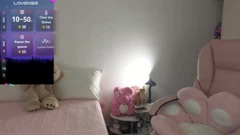 Mia online show from 12-26-24, 03:38