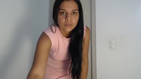 Snapshot of cielonoir04 chatting on 05-18-26, 09:09 Cielo Noir online show from 05-18-26, 09:09
