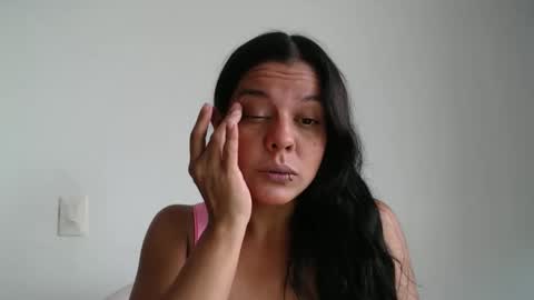 Snapshot of cielonoir04 chatting on 05-21-26, 06:15 Cielo Noir online show from 05-21-26, 06:15