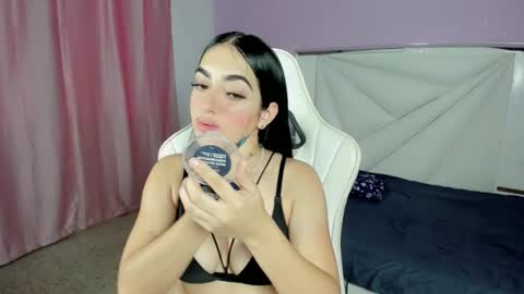 Snapshot of cieloo_ chatting on 11-23-25, 08:30 CIELO online show from 11-23-25, 08:30