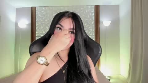 Snapshot of cieloo_ chatting on 03-25-26, 09:10 CIELO online show from 03-25-26, 09:10