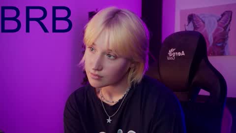 Snapshot of cinbellamy chatting on 09-18-25, 05:53 Cin Bellamy online show from 09-18-25, 05:53