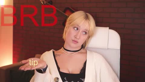 Snapshot of cinbellamy chatting on 09-26-25, 07:01 Cin Bellamy online show from 09-26-25, 07:01