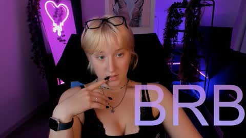 Snapshot of cinbellamy chatting on 10-01-25, 05:46 Cin Bellamy online show from 10-01-25, 05:46