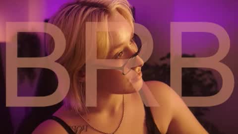 Snapshot of cinbellamy chatting on 10-27-25, 02:59 Cin Bellamy online show from 10-27-25, 02:59