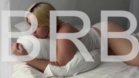 Snapshot of cinbellamy chatting on 11-03-25, 03:41 Cin Bellamy online show from 11-03-25, 03:41