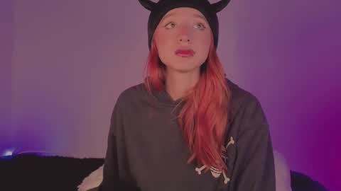 Snapshot of cinderella_lewis chatting on 01-07-26, 03:09 Sofi Eva and Mey online show from 01-07-26, 03:09