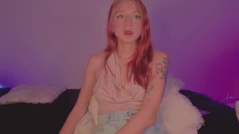 Snapshot of cinderella_lewis chatting on 01-10-26, 03:19 Sofi Eva and Mey online show from 01-10-26, 03:19