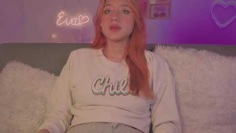Snapshot of cinderella_lewis chatting on 04-01-26, 04:02 Sofi Eva and Mey online show from 04-01-26, 04:02