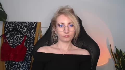 Cinderella online show from 04-24-26, 06:16