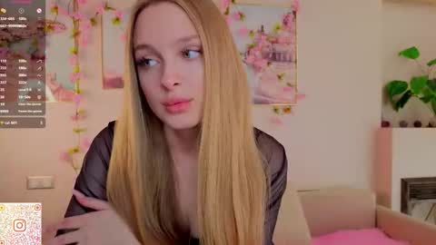 Snapshot of cindyreming chatting on 10-17-25, 07:11 Im Cindy online show from 10-17-25, 07:11