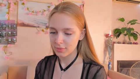 Snapshot of cindyreming chatting on 10-19-25, 06:14 Im Cindy online show from 10-19-25, 06:14