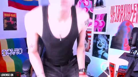 Snapshot of cinnamon_boyxxx chatting on 12-25-24, 05:16 David     Independent Model online show from 12-25-24, 05:16