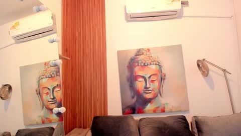 Cintia online show from 11-18-25, 12:09