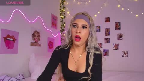 Snapshot of cinniaa_ chatting on 05-23-26, 04:22 cinniaa online show from 05-23-26, 04:22