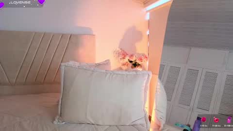 Snapshot of cinthia_cf chatting on 03-11-25, 03:12 cinthia_cf online show from 03-11-25, 03:12