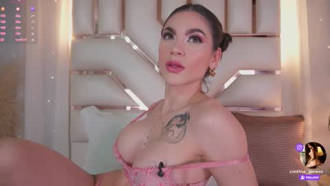 Snapshot of cinthia_jones2 chatting on 02-10-26, 05:11 Cinthia online show from 02-10-26, 05:11
