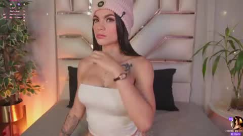 Snapshot of cinthia_jones2 chatting on 07-14-26, 05:56 Cinthia online show from 07-14-26, 05:56