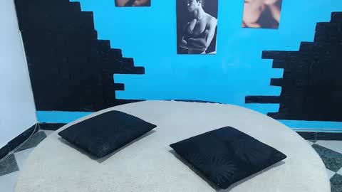 Cinthya online show from 10-15-25, 04:18