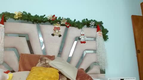 Cintia Hills online show from 12-21-24, 11:44