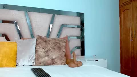 Cintia Hills online show from 01-04-25, 03:40