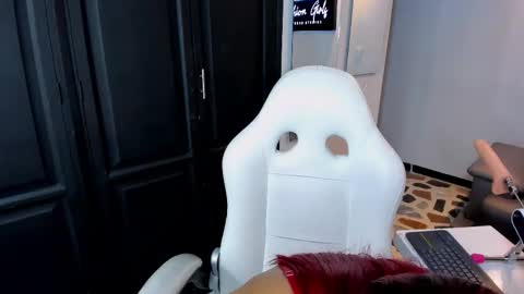 CintiaCollins  online show from 11-07-25, 08:14